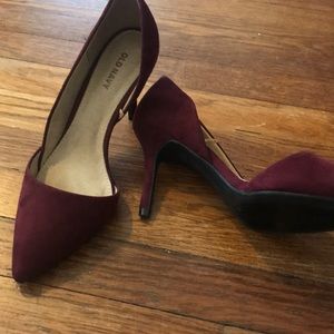 Garnet suede pumps